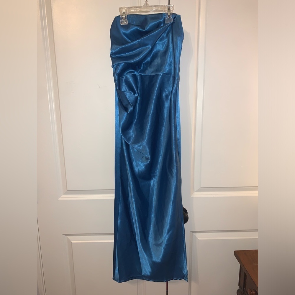 Hello Molly strapless midi cocktail dress